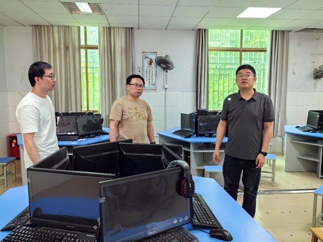 伟德app帮助中心开展实验室安全检查 筑牢安全防线